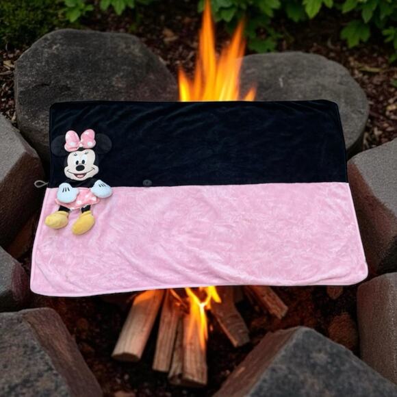 Minnie Mouse Throw Blanket Pillow Disney Parks Plush Stuffed Animal 3D 35" x 48" - Picture 13 of 13